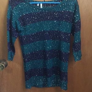 Studio Y green and black sweater shirt